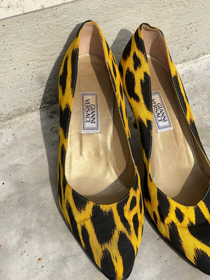Gianni Versace Leopard Print Silk Pumps
Size 39
Made in Italy